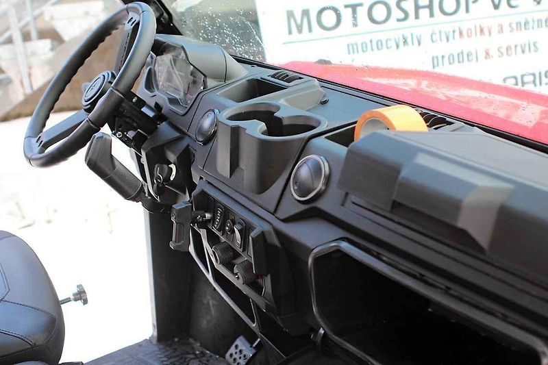 Na čtyřkolce se sněhovými pásy se dostanete v zimě všude