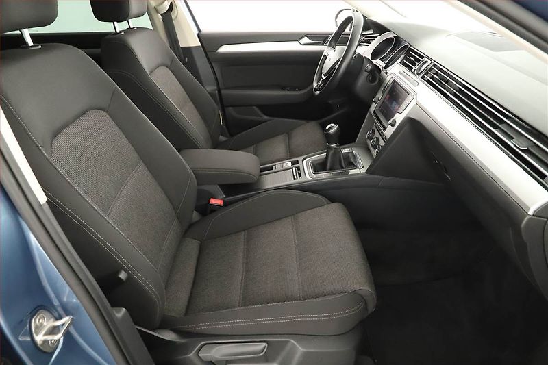 Volkswagen Passat (2015) 2.0 TDI, Navi, Tempomat - fotka 7 z 20