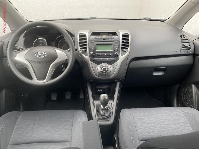 Hyundai ix20 (2013) 1.6 CRDi, AC, park. čidla - fotka 8 z 16