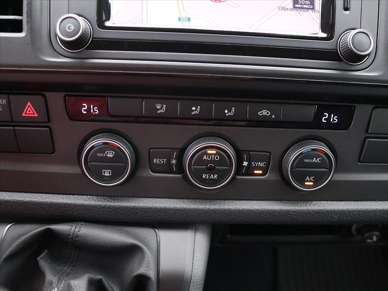 Volkswagen Caravelle 2,0 TDI 110kW CZ 9-Míst DPH - fotka 20 z 29