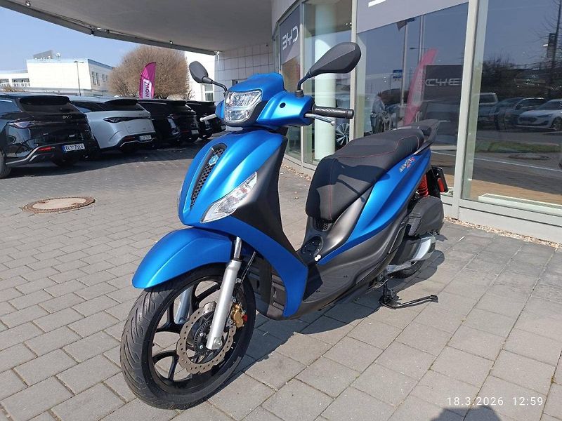 Piaggio Medley 125 (2024) S Blu Zaffiro - fotka 3 z 7