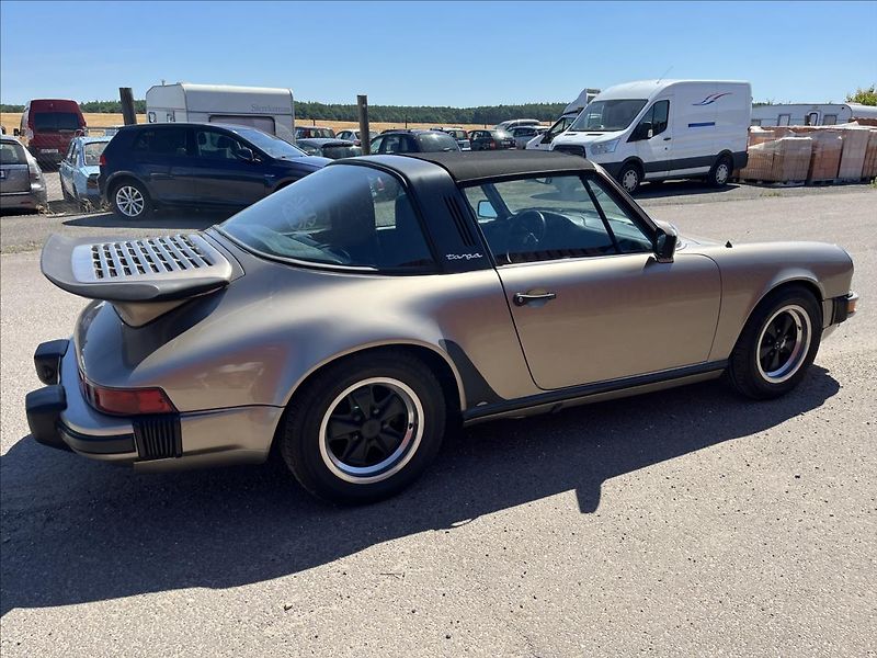 Porsche 911 3.0 SC HISTORICKÉ VOZIDLO - fotka 5 z 40
