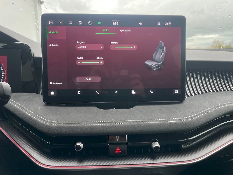Škoda Superb (2025) COMBI Sportline TD 110 / 2.0 A - fotka 50 z 61