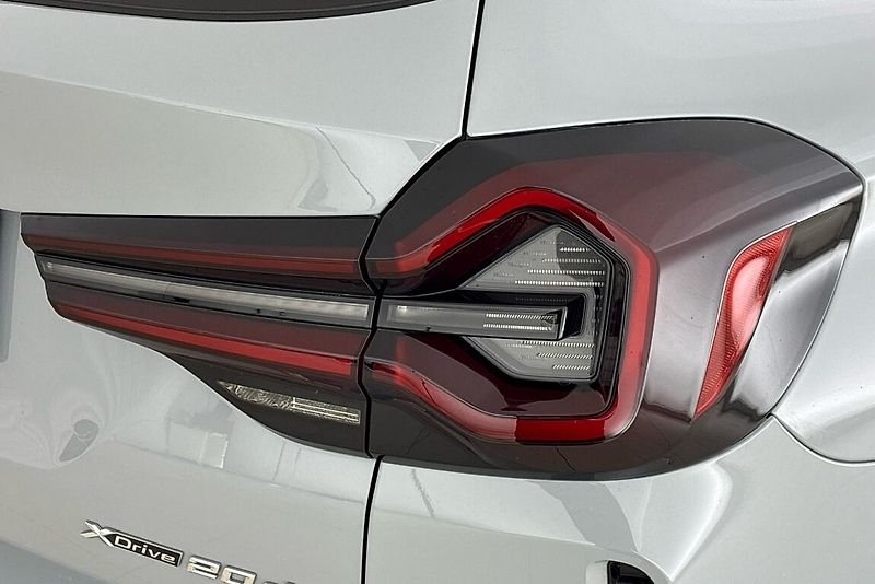 BMW X3 xDrive20d - fotka 5 z 26