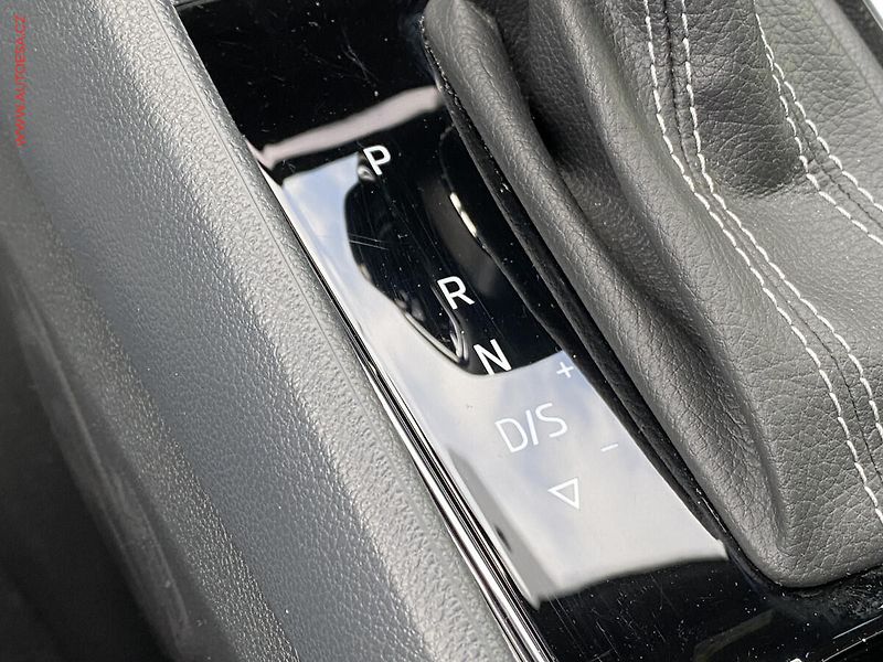 Škoda Karoq (2023) 1.5TSi, 2.maj,ČR, SportLine - fotka 15 z 19