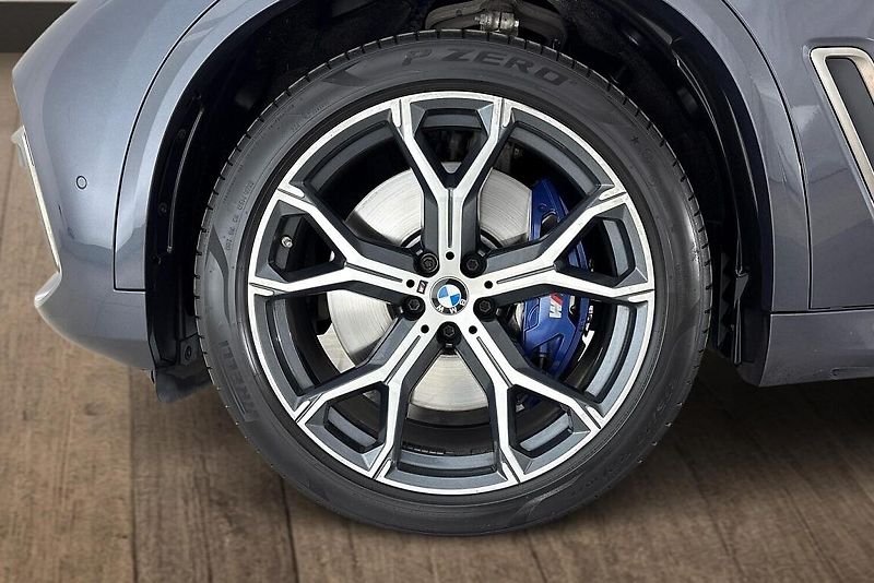 BMW X5 M50d - fotka 29 z 29