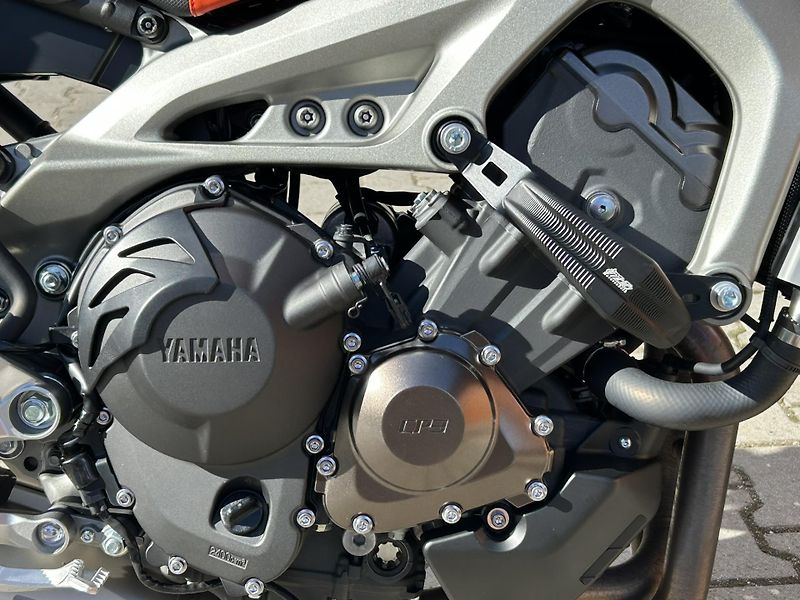 Yamaha MT-09 TOP – 10 920 Km – AKRAPOVIČ - fotka 9 z 11