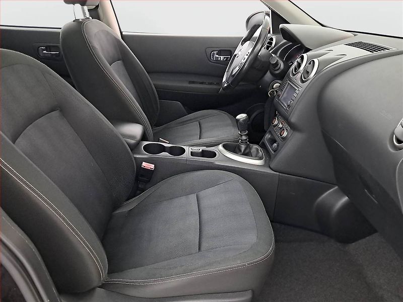 Nissan Qashqai (2011) 2.0 dCi, Navi, Tempomat - fotka 9 z 17
