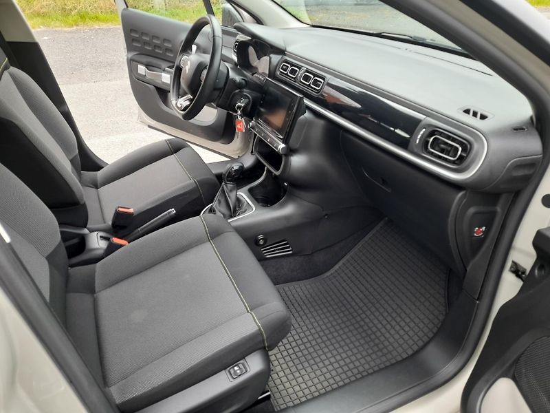 Citroën C3 (2020) 1,2 PureTech 82k NAVIGACE - fotka 22 z 38