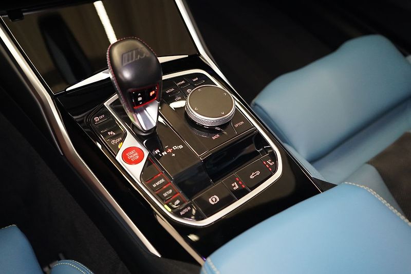 BMW M4 Competition xDrive Convertible - fotka 41 z 45