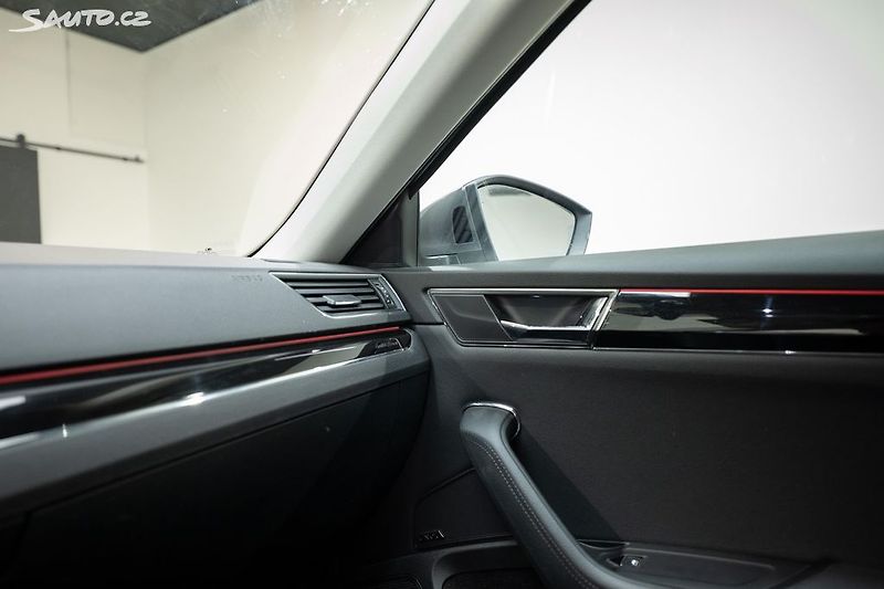Škoda Superb 2.0 TDI 147 kW 4x4 L&K - fotka 24 z 41