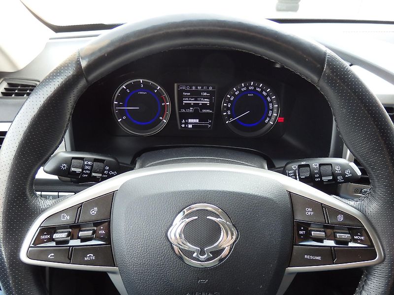 SsangYong Rexton 2.2 D 133 kW 4WD NAVIGACE - fotka 12 z 21