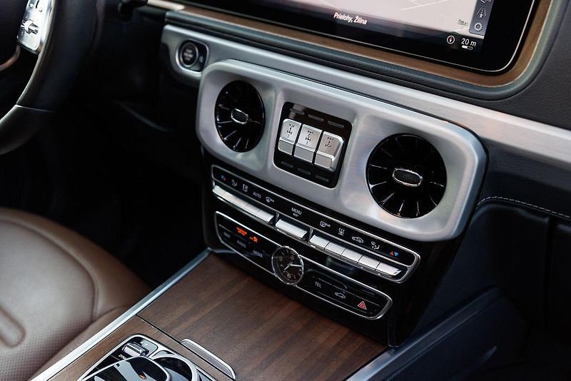 Mercedes-Benz Třídy G (2020) G 500 V8 Biturbo G63 AMG Look - fotka 52 z 54