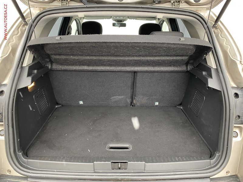 Renault Captur (2014) 1.2TCe, Zen, AT, navi - fotka 7 z 18
