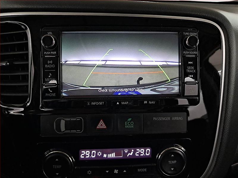Mitsubishi Outlander (2018) 2.2 DI-D, 4X4, 7 míst, Kůže - fotka 22 z 23