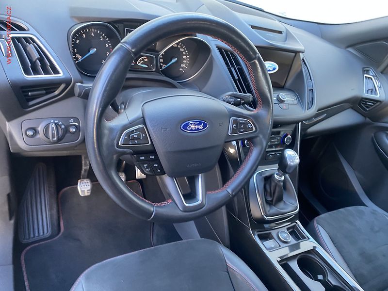 Ford Kuga (2018) 1.5 EB, ST-Line, bixen - fotka 12 z 18