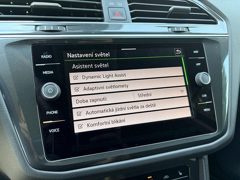 Volkswagen Tiguan 2.0TDI ELEGANCE DSG REZERVACE - fotka 42 z 63
