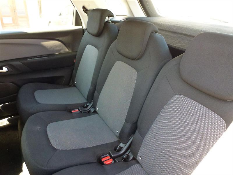 Citroën C4 Picasso 1,2 Pure Tech 110 Nové rozvody - fotka 20 z 42