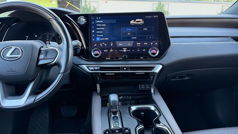 Lexus RX 450h plus 450H+ 2,5 PHEV LUXURY - fotka 20 z 31