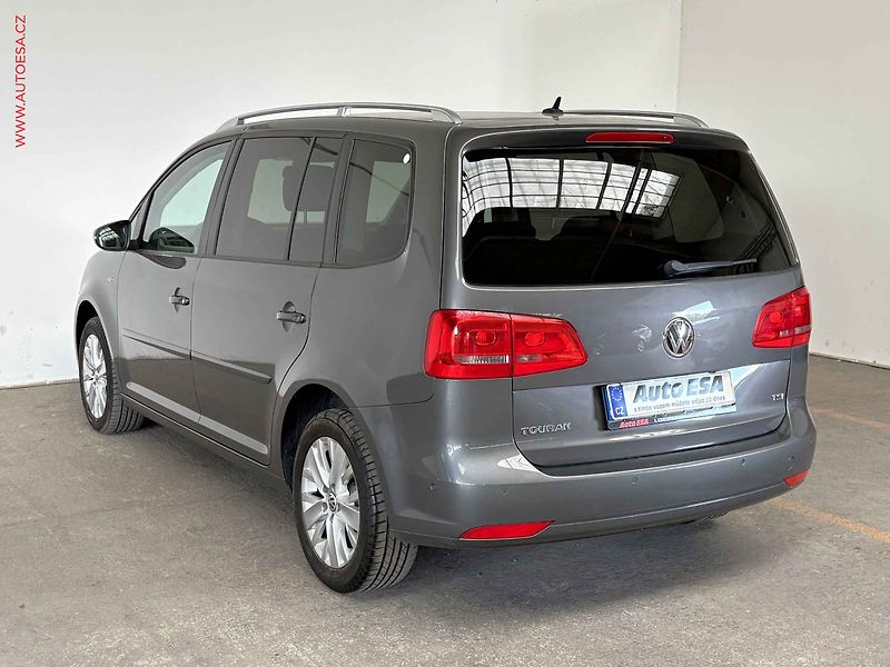 Volkswagen Touran (2013) 1.4 TSi, AC, výhřev sed. - fotka 6 z 15