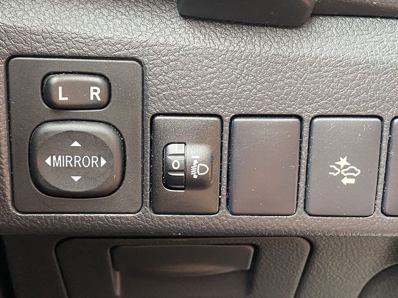 Toyota Auris 1.6i, ČR, Active, záruka - fotka 16 z 19