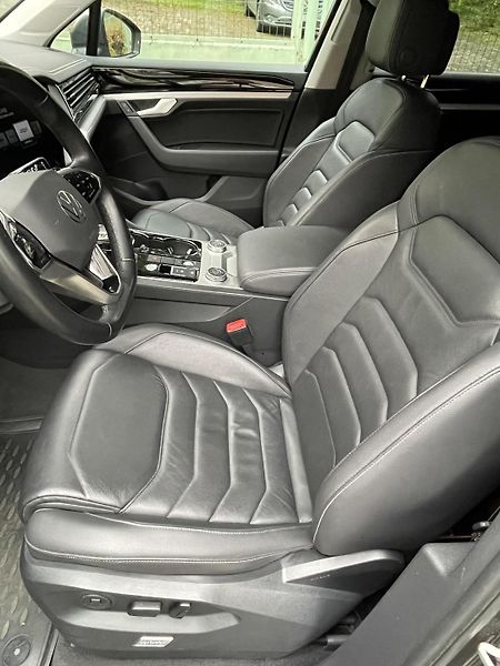 Volkswagen Touareg (2023) 3,0 TDI 170 kW  v zaruce - fotka 6 z 8