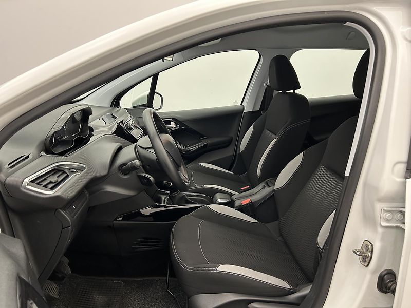 Peugeot 2008 1.2  Access - fotka 6 z 22