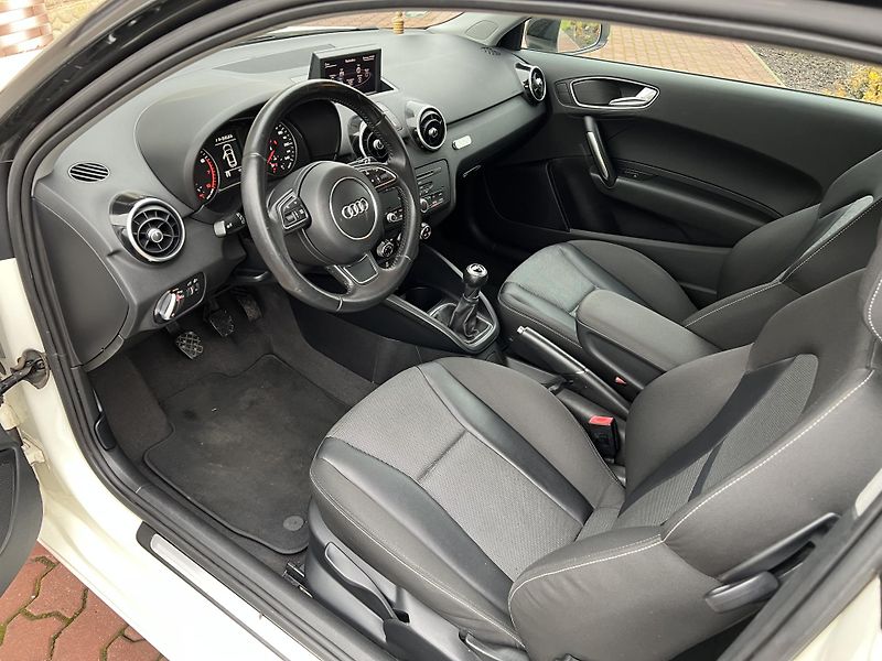Audi A1 1.2TFSI 63KW,KůŽE,NAVI,2xALU - fotka 11 z 42