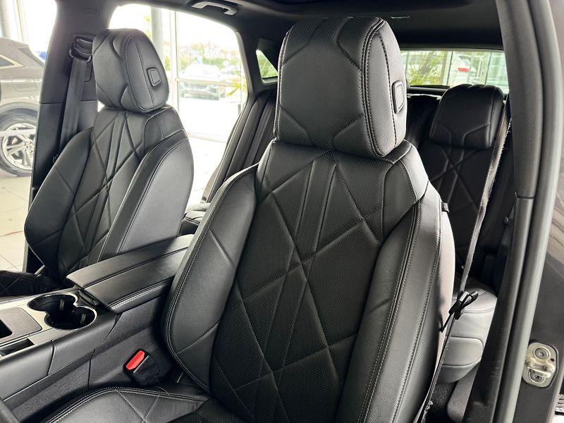 DS Automobiles DS7 Crossback 1,6 E-TENSE 300*AT8*4x4*RIVOLI - fotka 15 z 47