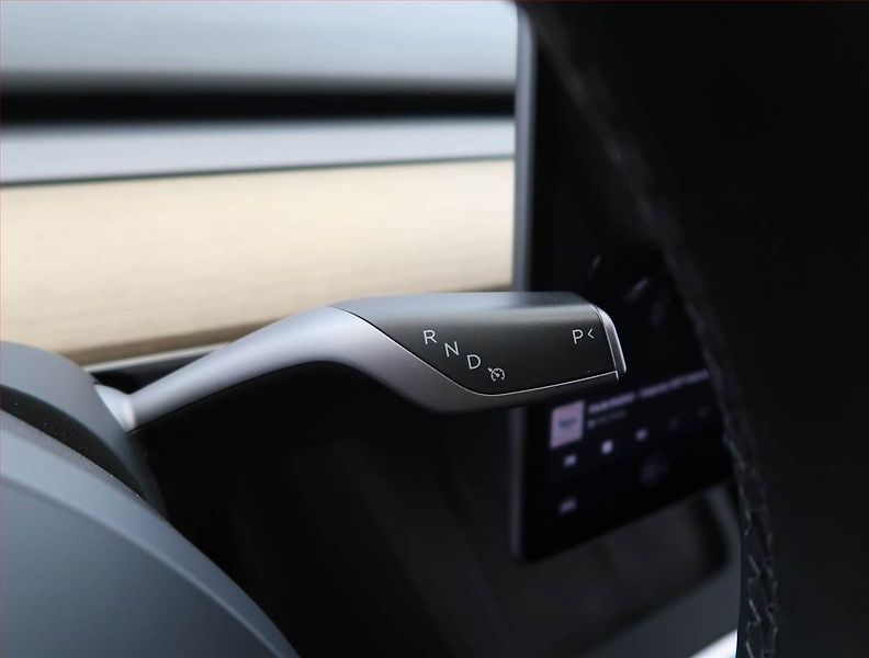 Tesla Model Y (2022) RWD LFP 60kWh, SoH 95% - fotka 12 z 33