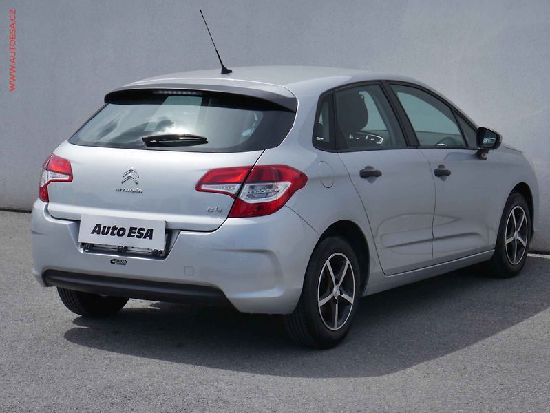 Citroën C4 (2012) 1.4i, 2.maj,ČR, AC - fotka 4 z 18