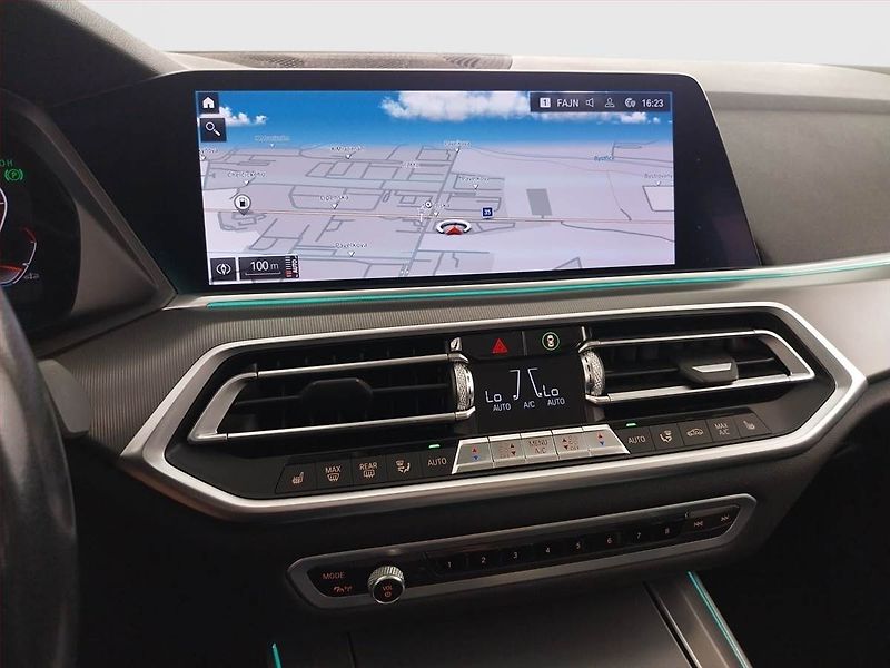 BMW X5 (2020) xDrive25d - fotka 12 z 24