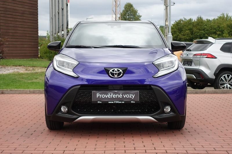Toyota Aygo 1.0L - 1 CVT Executive - fotka 2 z 30
