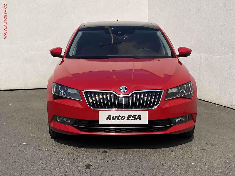Škoda Superb (2018) 1.4 TSi, Style, bixen, panor - fotka 2 z 19