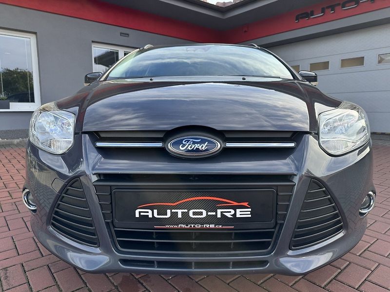 Ford Focus (2011) 1.6i Ti-VCT Klima Servis - fotka 34 z 50