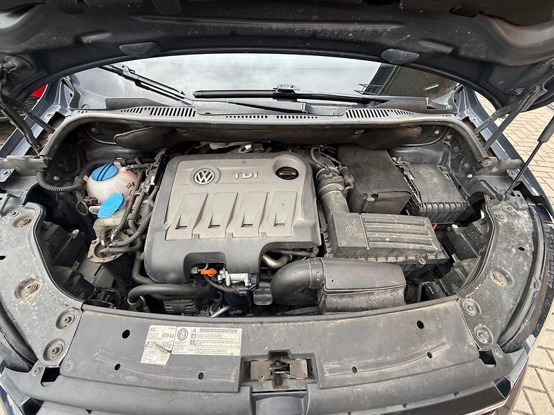 Volkswagen Touran (2013) 2.0 TDI CR - Pravidelný servis - fotka 11 z 14