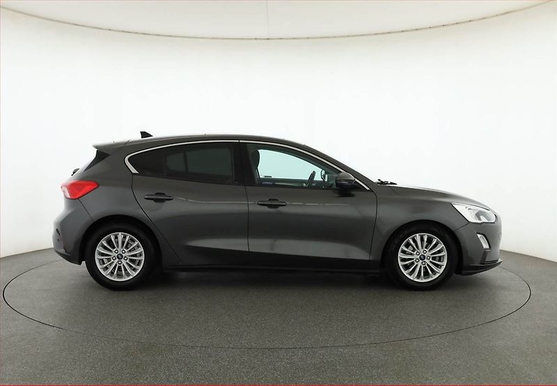 Ford Focus (2019) 1.5 TDCi, Automat, Serv.kniha - fotka 6 z 18