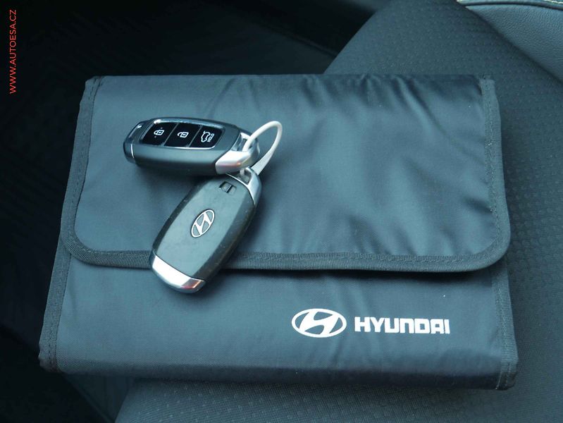 Hyundai Kona (2018) 1.0T-GDi, 1.maj,ČR, Navigace - fotka 15 z 16