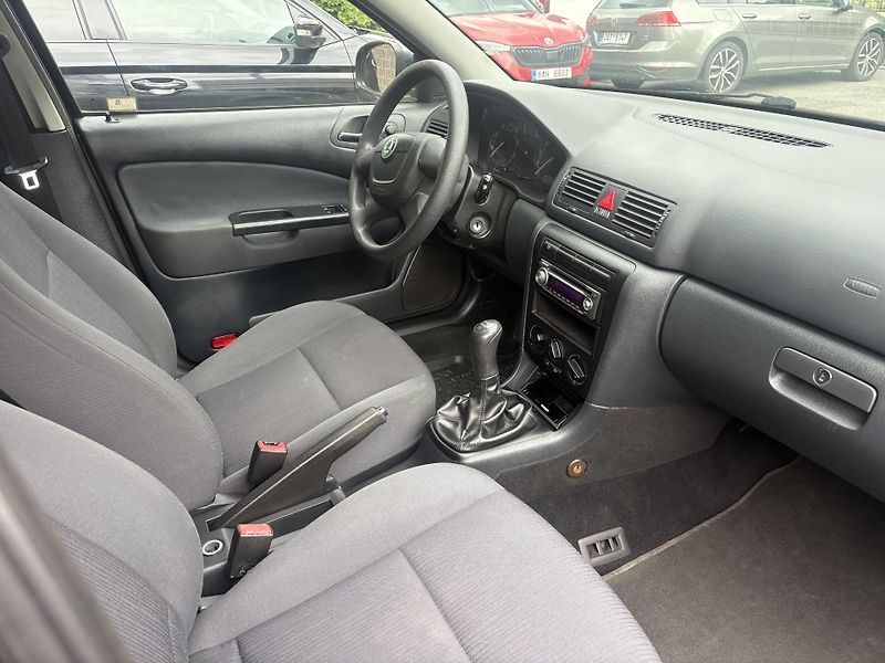 Škoda Octavia (2009) 1.6 75 kW, bezin + lpg - fotka 7 z 13
