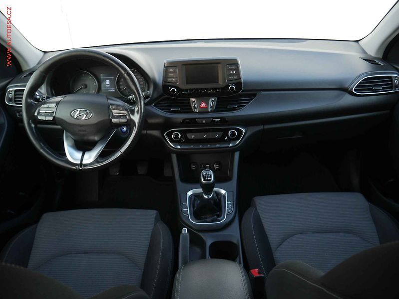 Hyundai i30 (2017) 1.6CRDi, ČR - fotka 8 z 14