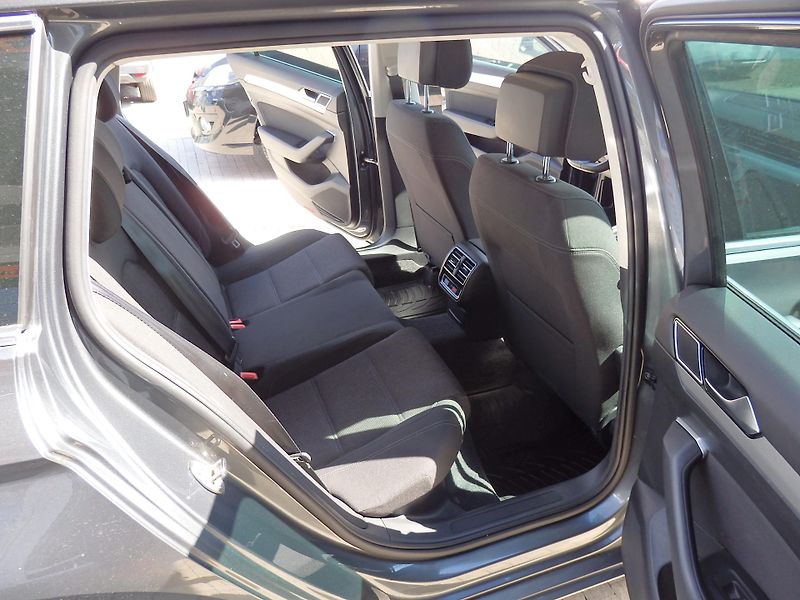 Volkswagen Passat 2.0 TDI 6x AIRBAG, DIGI. KLIMA - fotka 9 z 20
