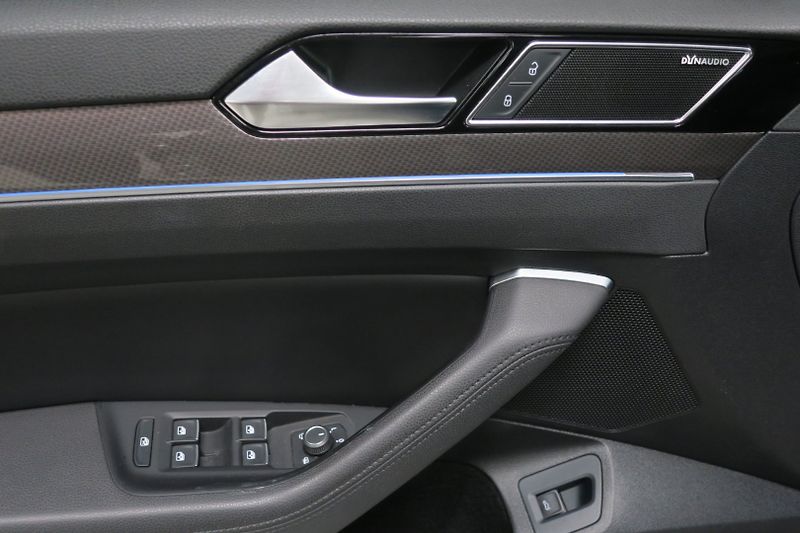 Volkswagen Passat Variant (2017) 2.0 TDI 176kW 4M. DSG Alltrack - fotka 9 z 50