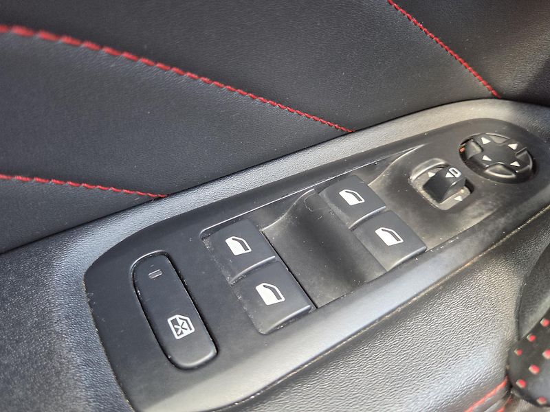 Peugeot 308 (2018) 2.0 BHDi 180 GT EAT8 - fotka 24 z 32
