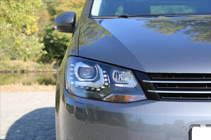 Volkswagen Sharan 2.0 TDI / DSG / TOP-VÝBAVA - fotka 40 z 48