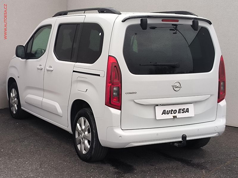 Opel Combo (2022) 1.5CDTi, 1.maj,ČR, Elegance - fotka 6 z 19
