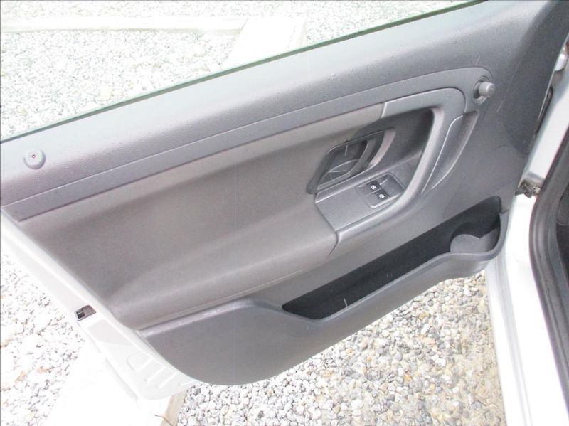 Škoda Fabia 1,2 i, klima, serv. kniha, - fotka 18 z 42