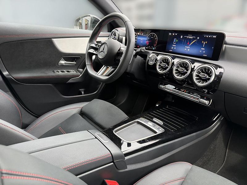 Mercedes-Benz CLA 200 kupé - fotka 12 z 17