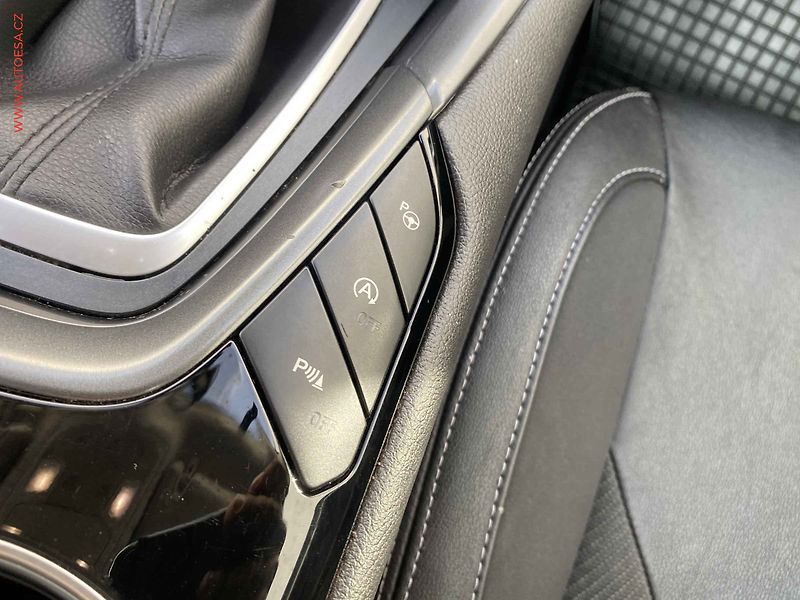 Ford Mondeo (2016) 2.0 TDCi, AT, LED, navi - fotka 17 z 19