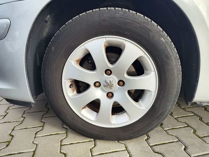 Peugeot 307 1.6i 16V/80kW - fotka 25 z 25