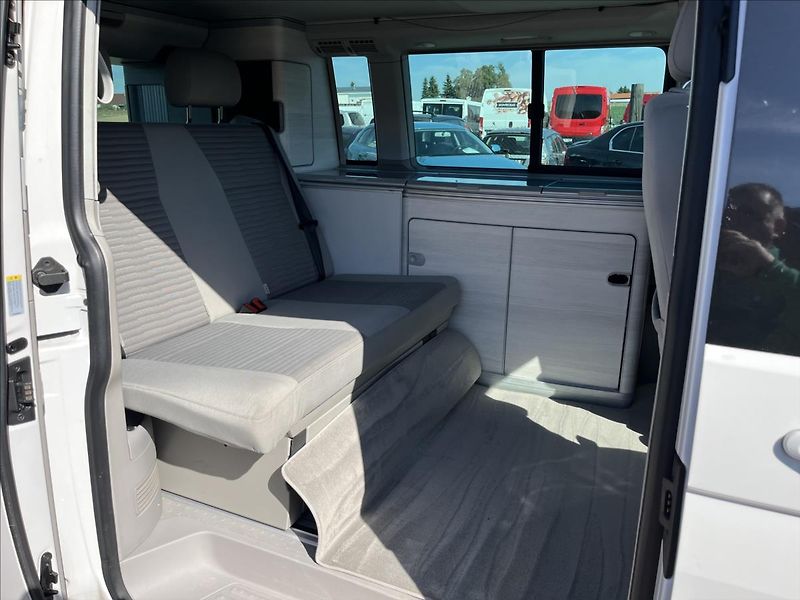 Volkswagen California 2,0 TDi DSG OCEAN 4x4 KUCHYŇ - fotka 12 z 55